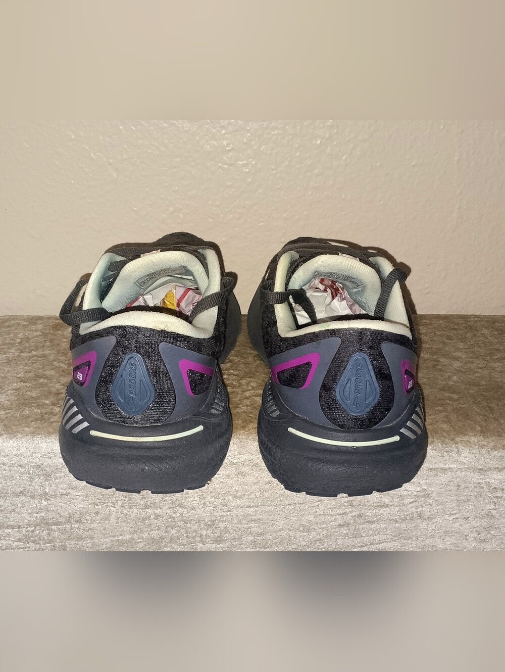 Brooks Adrenaline GTS 23 with small tear on the outter heal as seen in picture. - Picture 5 of 7